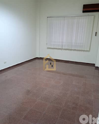 office for rent in Badaro CN16 مكتب للإيجار  في  بدارو