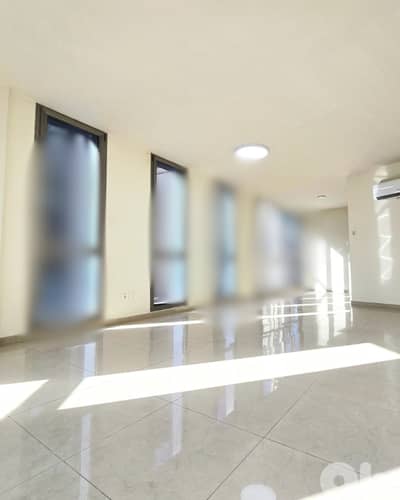 RAO26-4748 Office 70m for rent in Saifi – Beirut