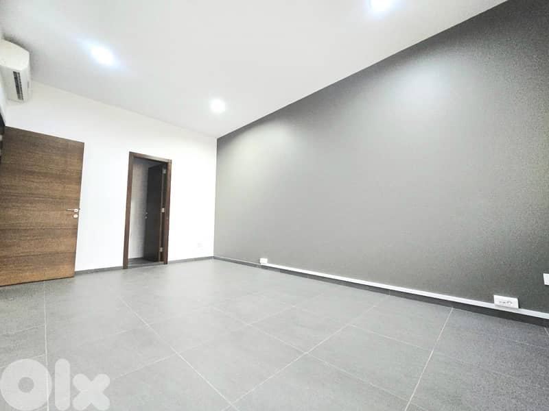 RAO26-4750 Office 110m for rent in Sin l Fil 0