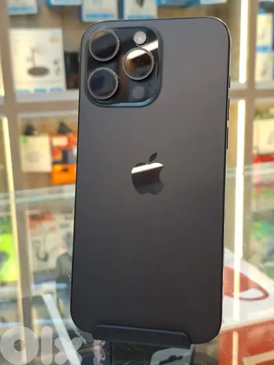 Used 15 pro max 256 gb black 339 cycle count *screen changed in apple