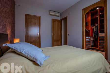 Spain Barcelona Get your residency! penthouse in a quiet area PR-00422