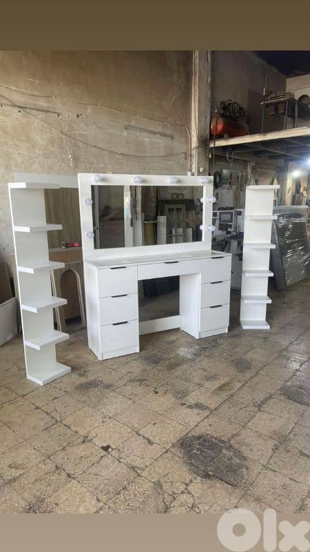New mackup Table with shelves High Quality 0