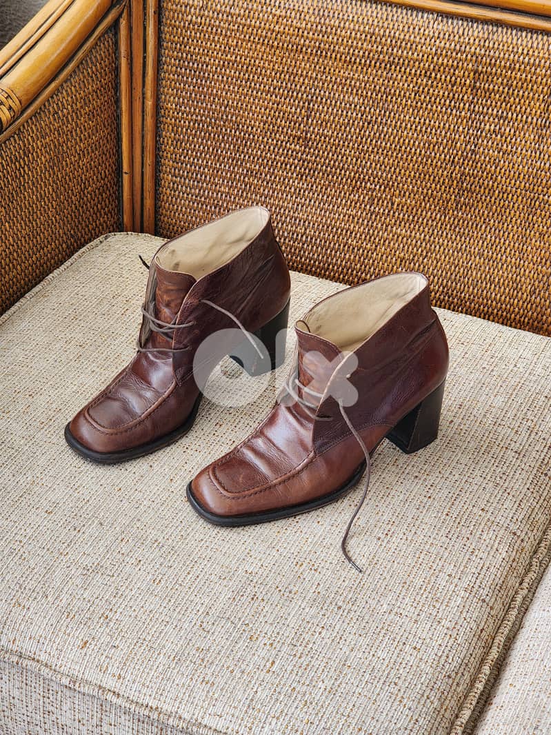 leather boots 0