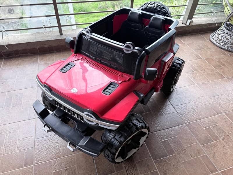 Electric jeep with remote 12V batteries 2