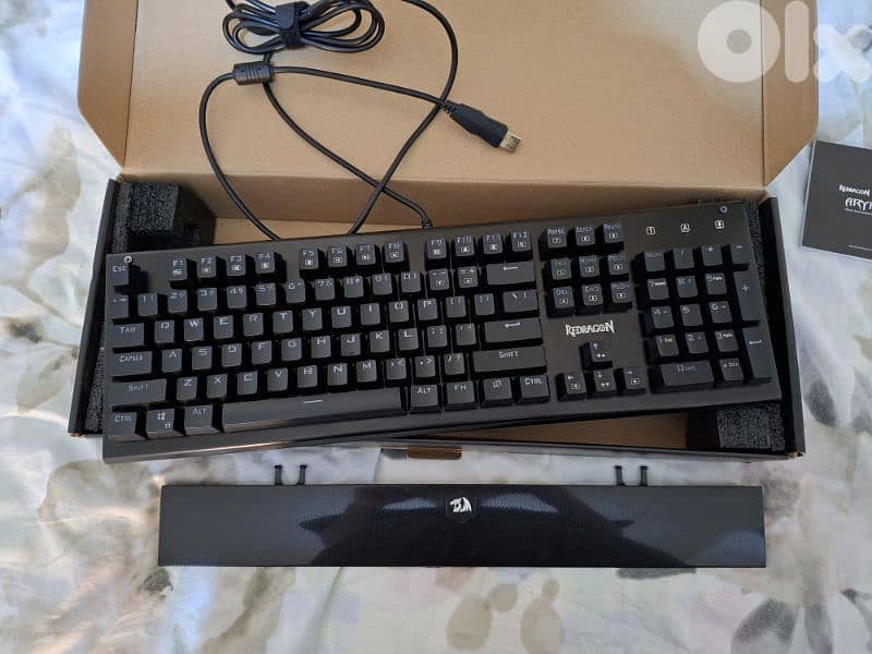 Redragon Aryaman Backlit Mechanical Keyboard 1