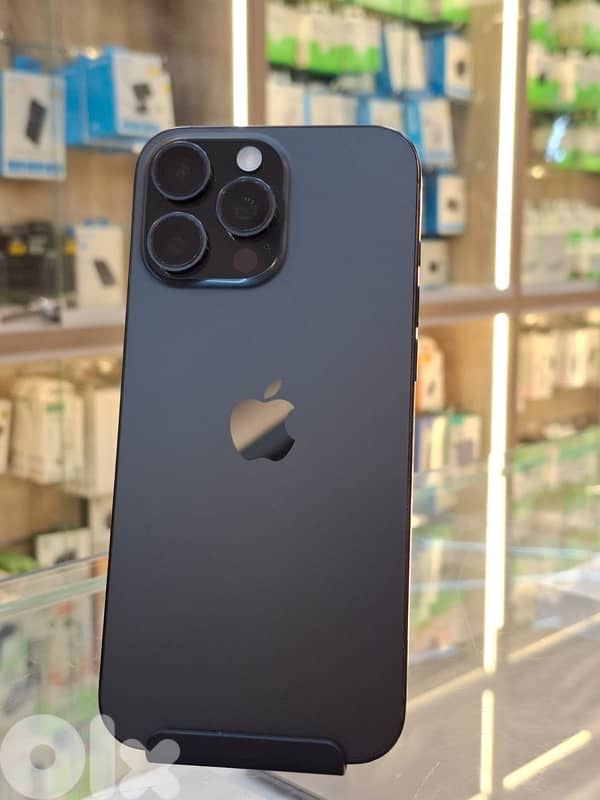 Used 16 pro max 256 gb 592 cycle black 0