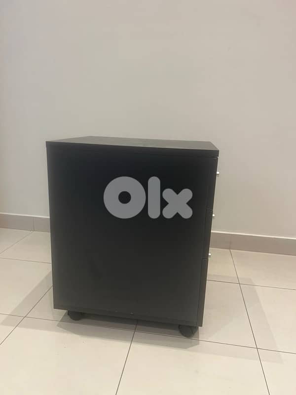 Office furniture 9