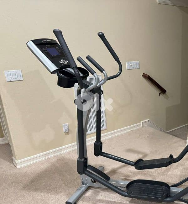 Life Fitness Crosstrainer X1 Go Elliptical Made in usa 1