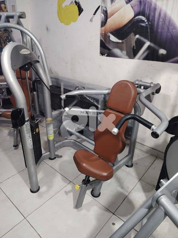 Matrix G3 made in USA 5 mknet like new gym Sport heavy duty 4