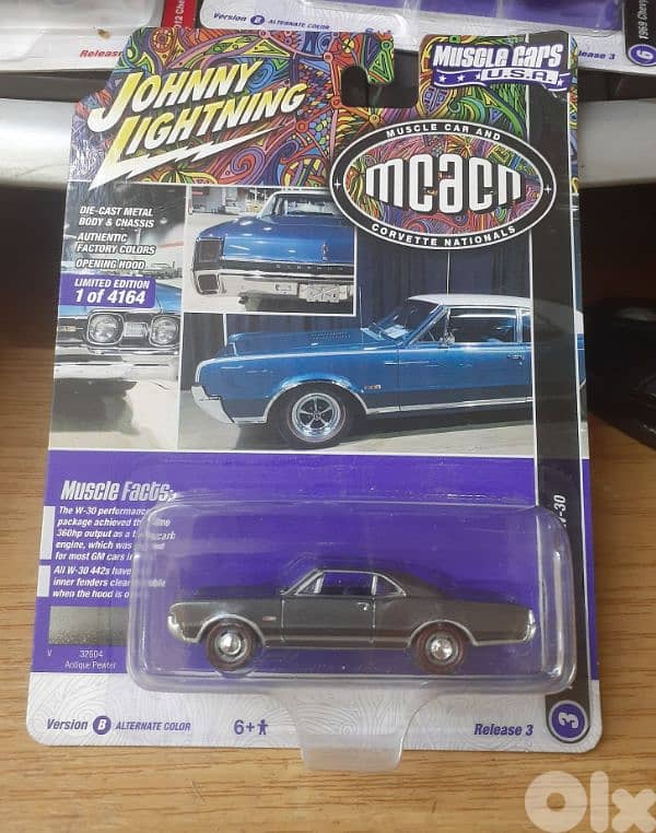 Johnny Lighting diecast car model 1;64 5