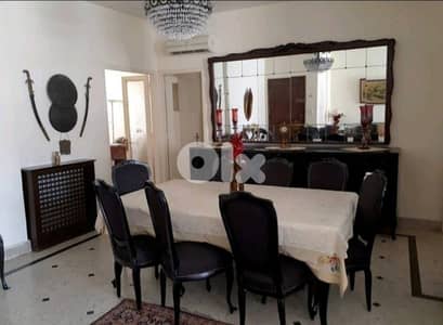 SPACIOUS APARTMENT IN AIN EL MRAISSEH PRIME | 4 BEDROOMS | AMKK-332