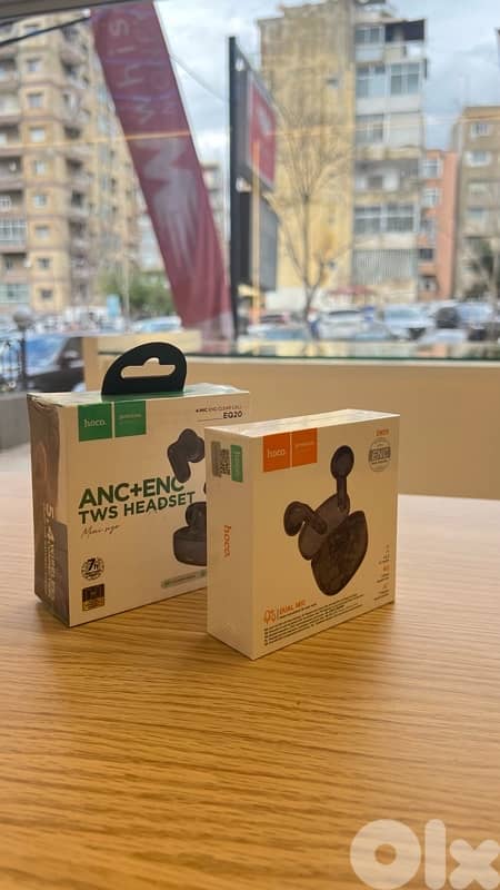 Airpods with noise cancellation 0