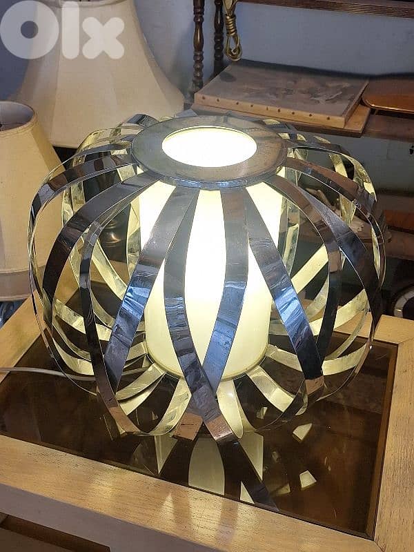 Mid-century vintage chrome and opaline lamp 7