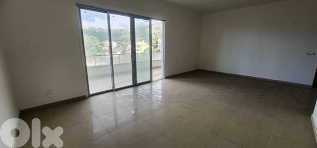 GMC243AJ Apartment for sale in Aylout - شقة للبيع في عيلوت