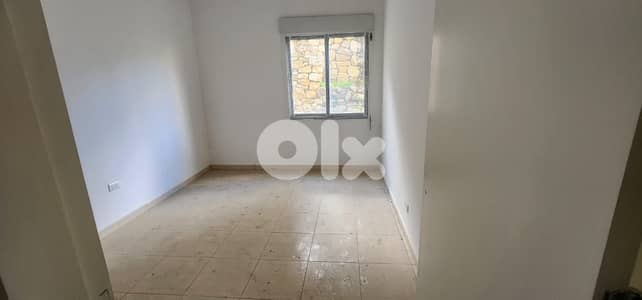 GMC243AJ Apartment for sale in Aylout - شقة للبيع في عيلوت
