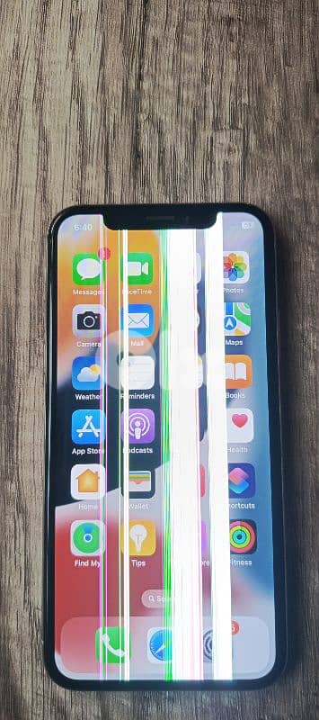 Iphone x (buy if you want the spare parts inside or for repair) 0
