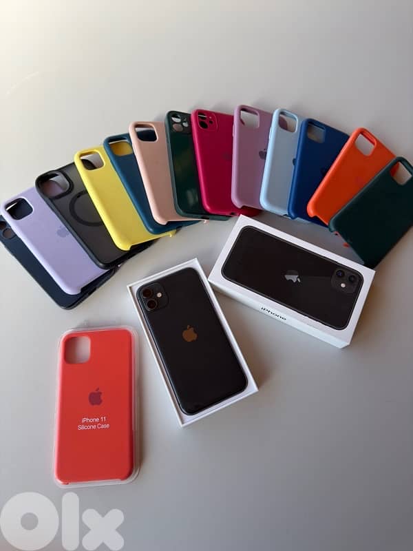 iPhone 11 USED LIKE NEW + more than 10 cover cases 0