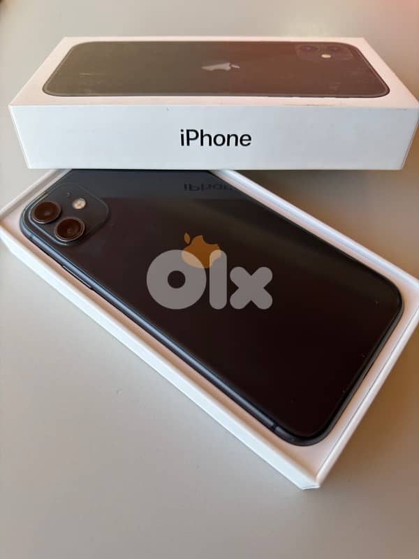 iPhone 11 USED LIKE NEW + more than 10 cover cases 1