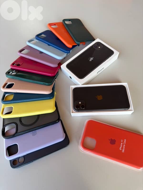 iPhone 11 USED LIKE NEW + more than 10 cover cases 5