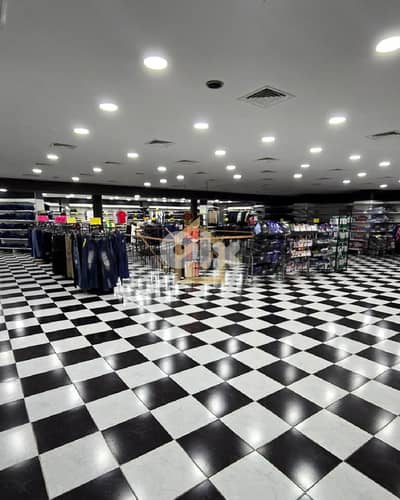 Showroom for sale in Furn El Chebbak DH64 معرض للبيع  في فرن الشباك
