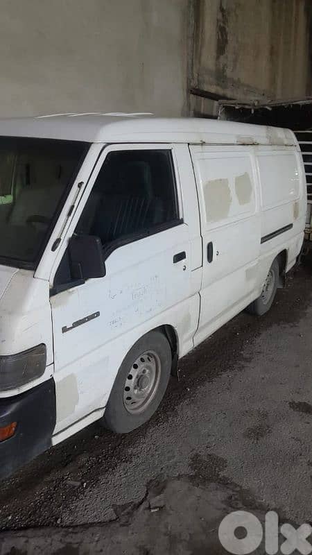 Mitsubishi Van 2002 1