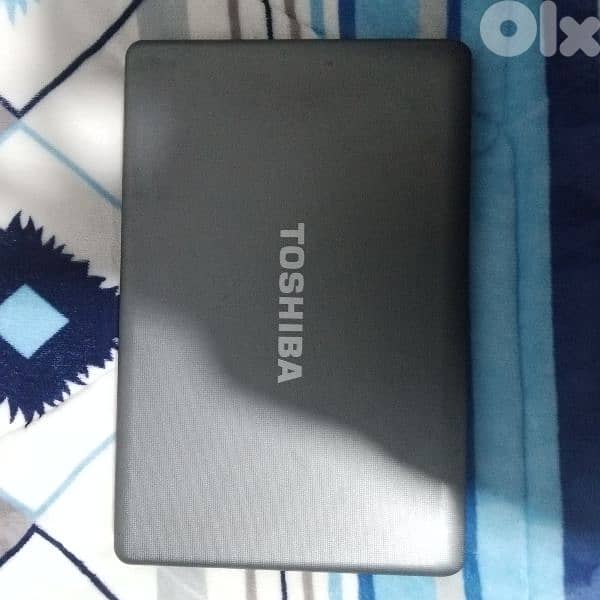 Toshiba laptop+mouse+bag 1