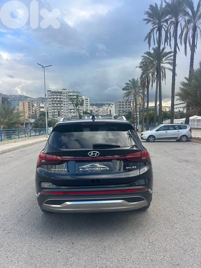 Hyundai Santa Fe 2022 From Rasamny century motors 35500 km only !!!