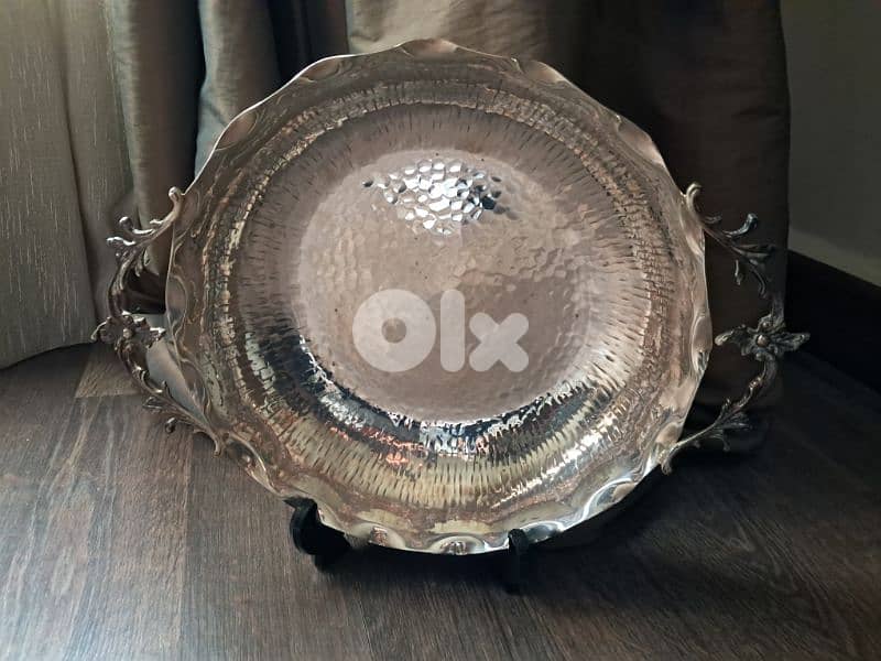 Plateau Vintage Chic Silver Plated Martelé – Élégance Intemporelle 0
