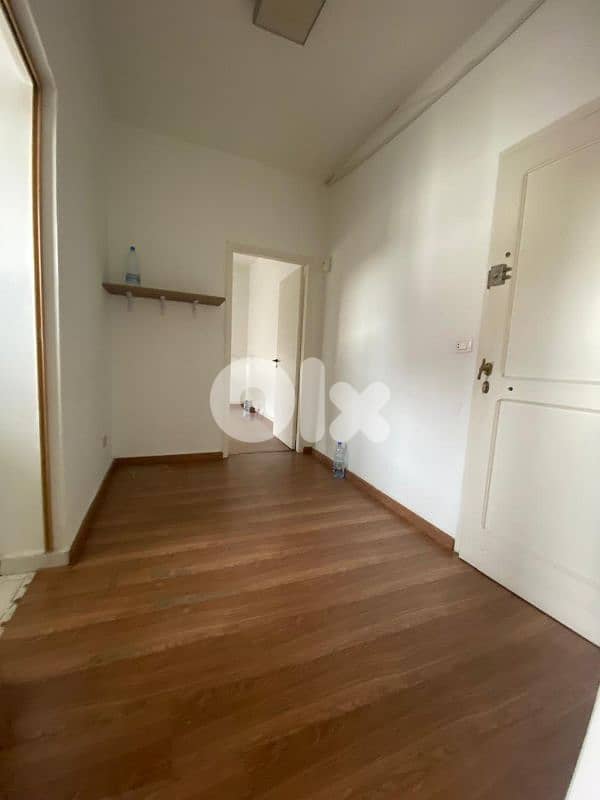 Prime location office for rent in Sarba 0