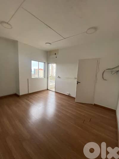 Prime location office for rent in Sarba