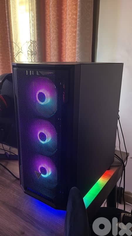 full pc gaming used like new. . ken 7a2o 1300$ lym 750$. 3