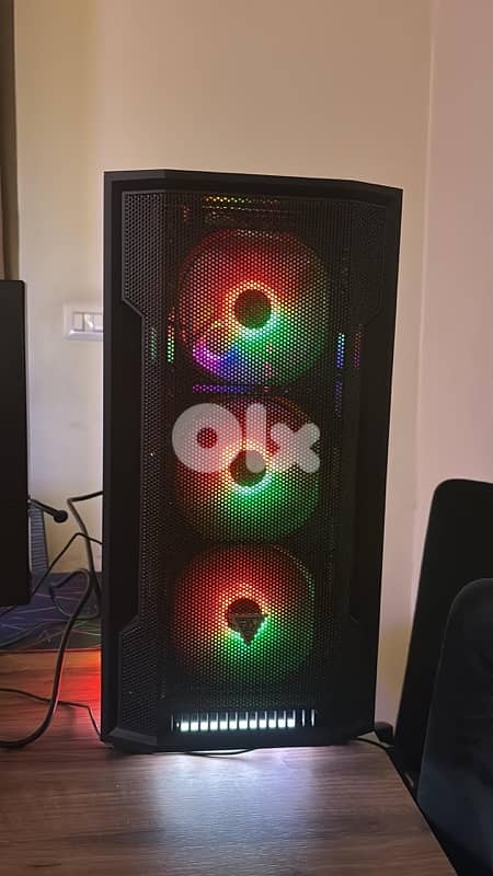 full pc gaming used like new. . ken 7a2o 1300$ lym 750$. 7