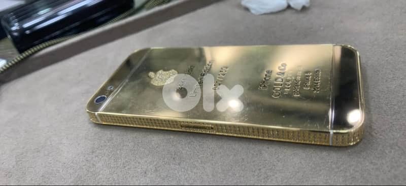 Iphone 5 Gold Plated 24 KT + Masonite Diamond stones 4