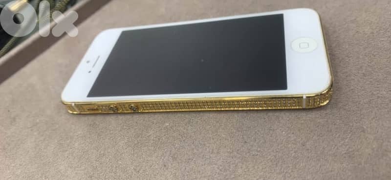 Iphone 5 Gold Plated 24 KT + Masonite Diamond stones 5