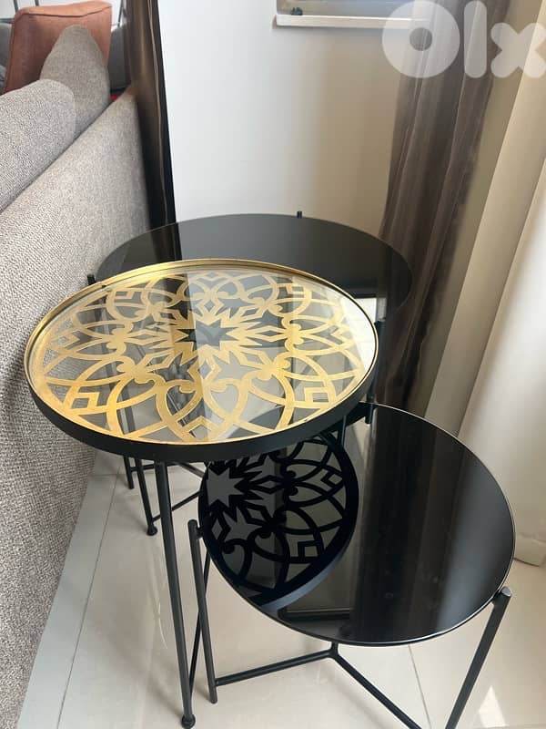 3 tables 0