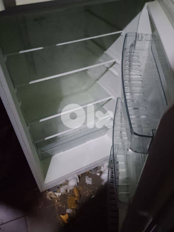 big refrigerator براد كبير 1
