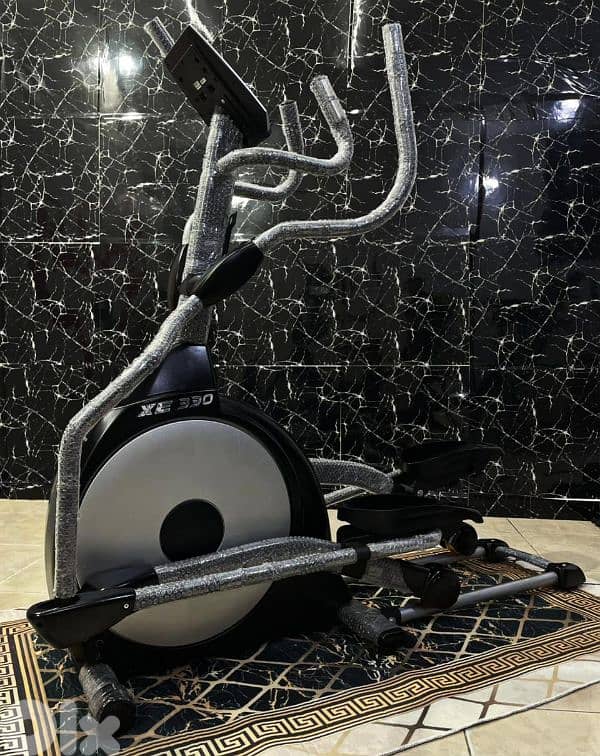 Heavy duty Ellipticall, MODEL SPIRIT XE 330 max user weight 180KG 0
