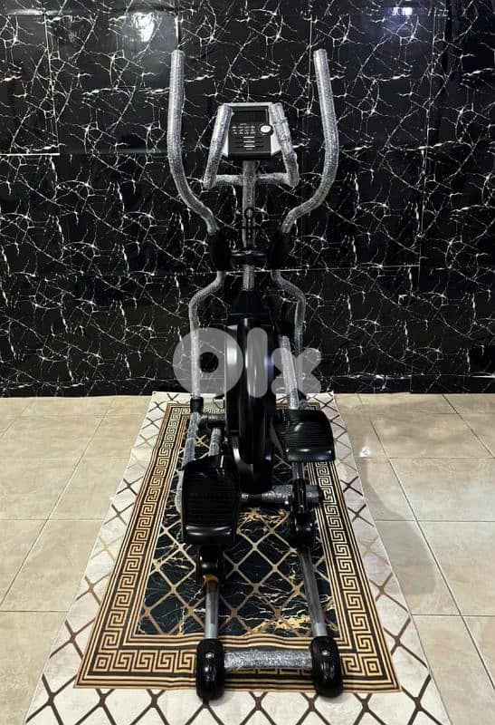 Heavy duty Ellipticall, MODEL SPIRIT XE 330 max user weight 180KG 1