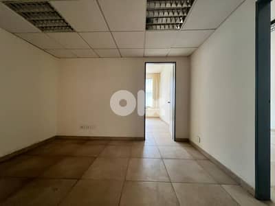 Office for Rent in Verdunمكتب للإيجار في فردان