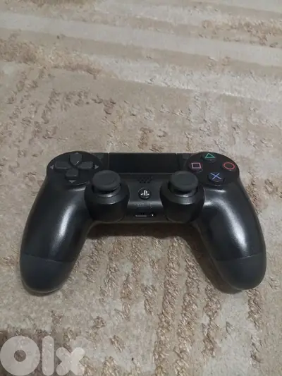 PS4 controller used very good condition
