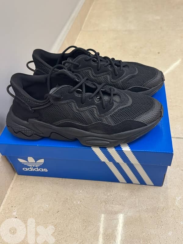 adidas ozweego black -9 us -like new 3
