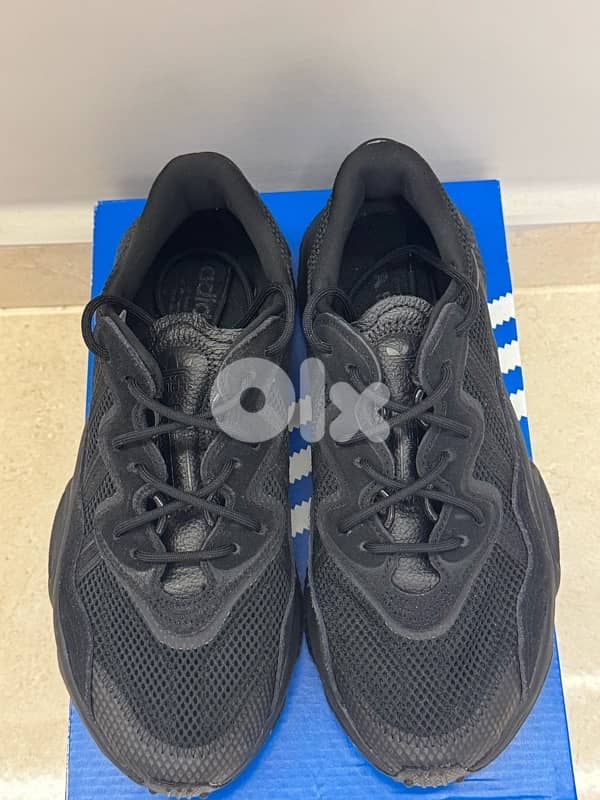 adidas ozweego black -9 us -like new 2