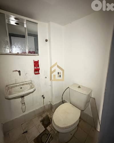 Garage for rent in Ain El Remmaneh LJ141 كراج للإيجار في عين الرمانة