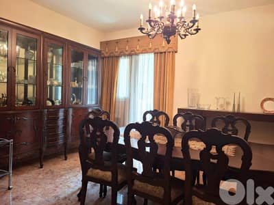 L20593 - Spacious 3 Bedroom Apartment For Sale in Msaytbeh, Ras Beirut