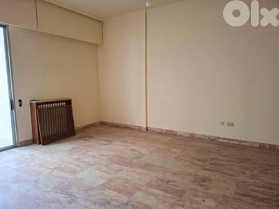 L20603 - Fix it up! 4 Bedroom Apartment For Sale in Verdun, Beirut