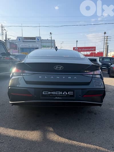 Hyundai Elantra 2025 limited. warranty 3 years