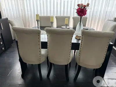 Full dining room