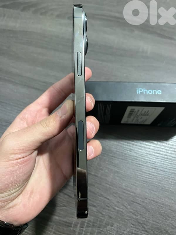 13 pro max 256gb مش مفكوك $449 2