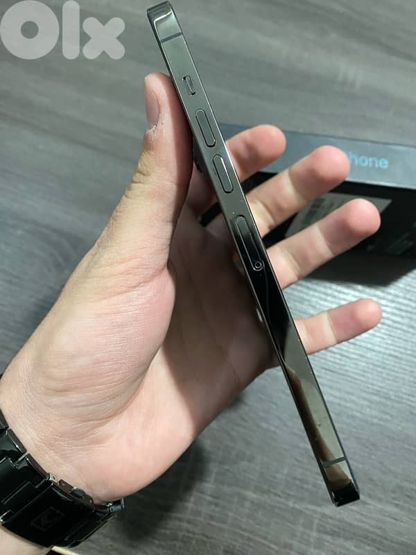 13 pro max 256gb مش مفكوك $449 3