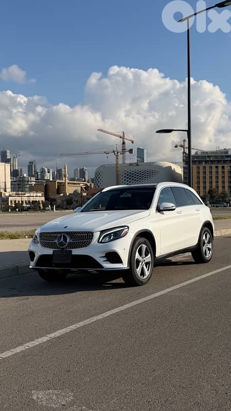 Mercedes-Benz GLC 300 4 matic 2019 full options super clean 0